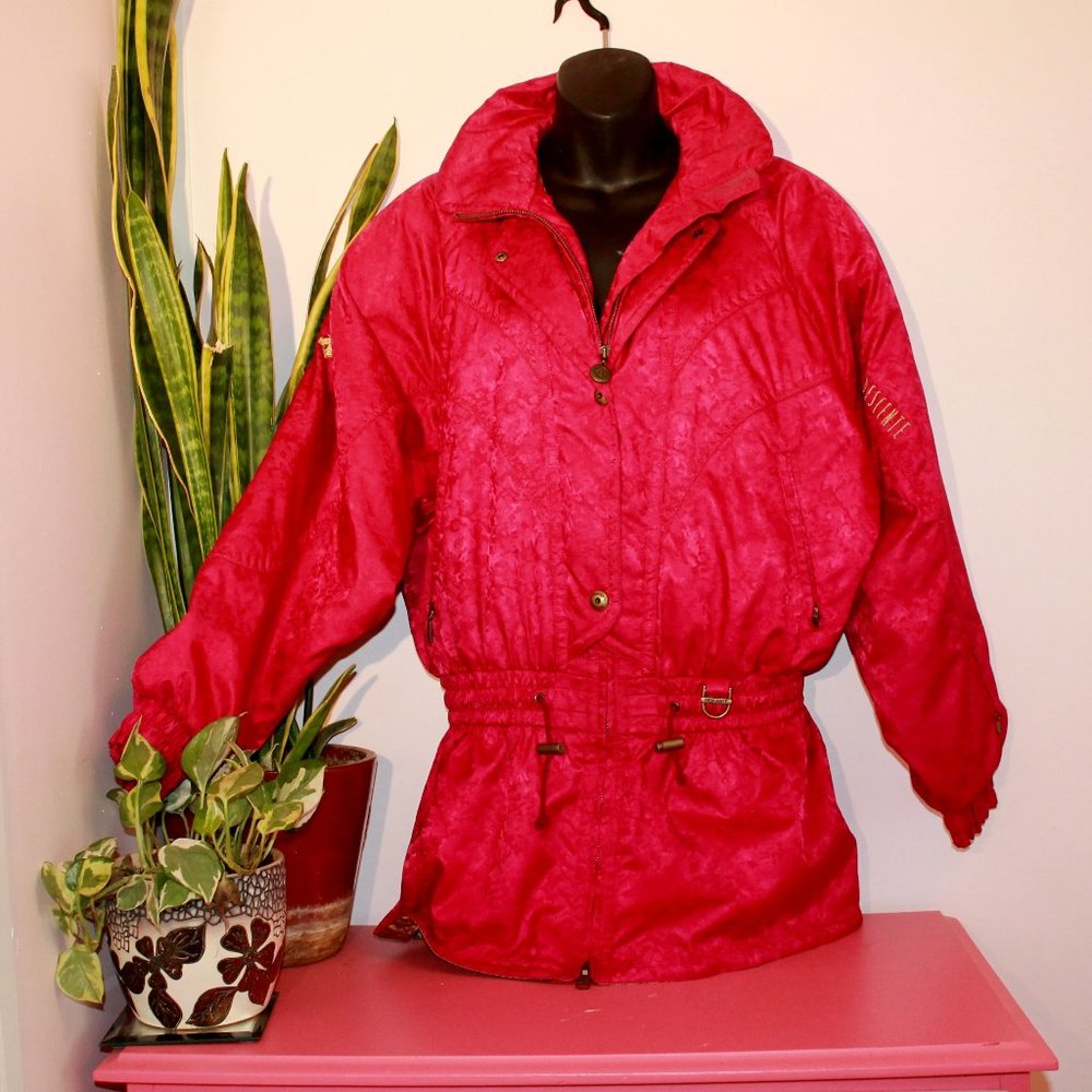 Descente Women's Fuchsia Ski Jacket